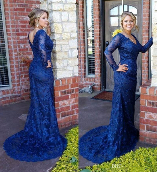 Elegant Royal Blue Mother of Bride Dresses 2017 Long Sleeve V Neck Vintage Lace Trumpet Mother of Groom Gowns Formal Evening Dresses