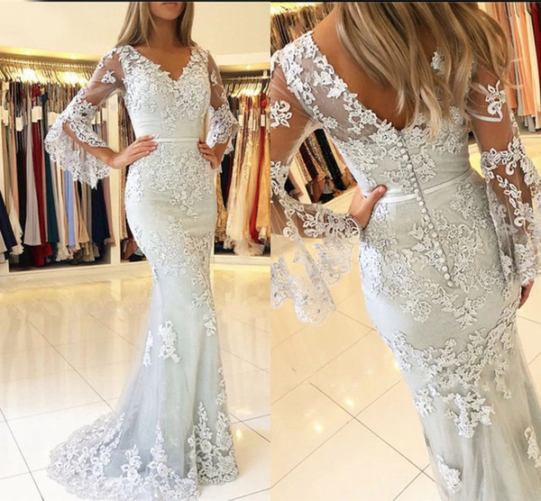 Modest Long Sleeves Mother Dresses Formal Mermaid V Neck Sheer Appliques Button Covered Back Long Mother of Bride Evening Prom Gowns