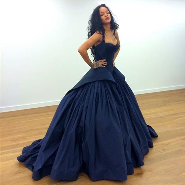 Popular Sexy Rihanna Celebrity Dresses Stunning Strapless Satin Empire Waist A Line Prom Gowns Formal Backless Plus Size Evening Ball Gowns