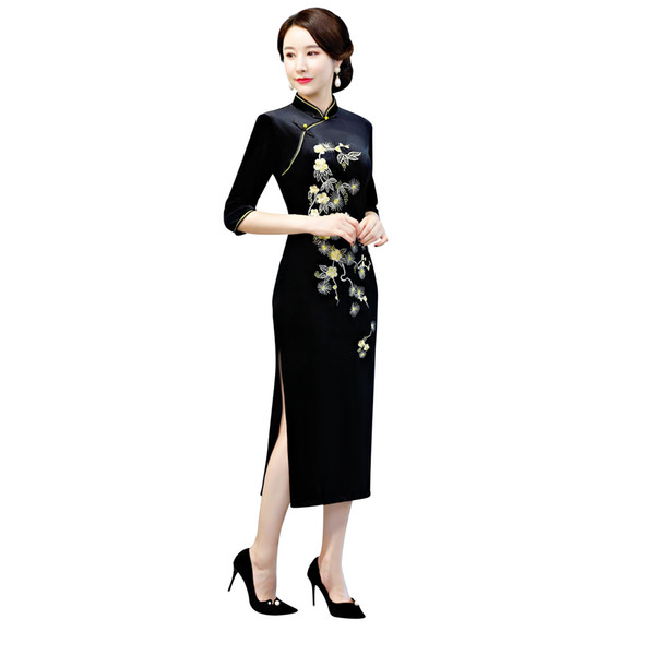 Shanghai Story Flower Embroidery Velvet Chinese Dress 3/4 Sleeve Qipao Chinese Traditional Clothing For Women Long Cheongsam