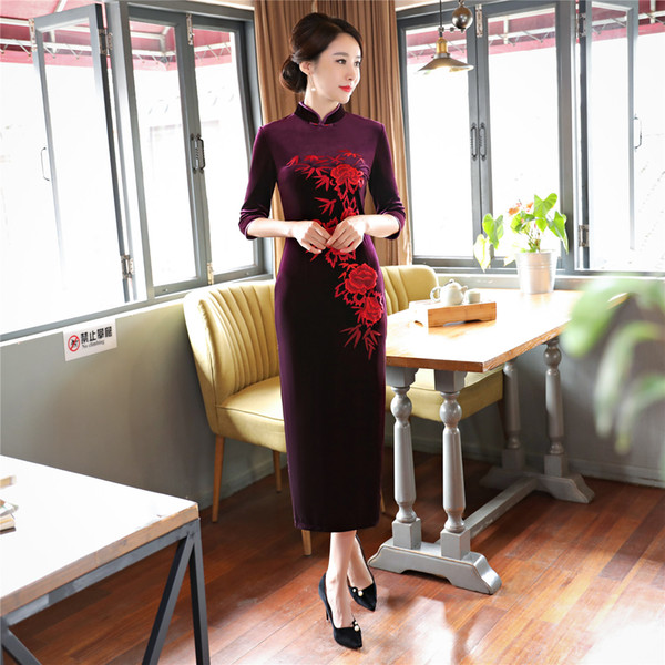 Shanghai Story Chinese Style flower embroider Long Qipao Chinese traditional dress Half Sleeve Velvet cheongsam dress for Women