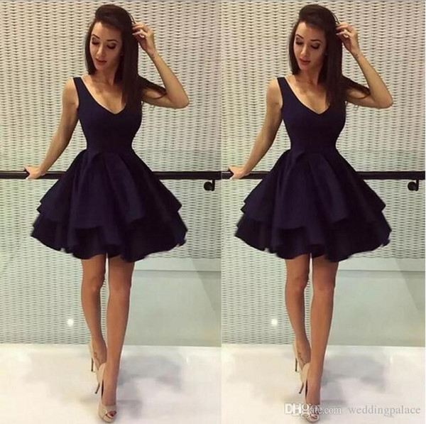 Sexy Black Short Homecoming Dresses Spaghetti Straps V Neck Above Knee Length Cocktail Party Gowns Prom Dress Robes de demoiselles d'honneur