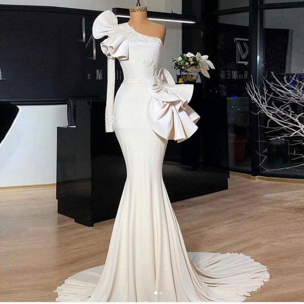 Graceful White Evening Dresses Sheath One Shoulder With Flowers Appliques Mermaid Arabic Formal Party Gowns Floor Length Robe de soriee