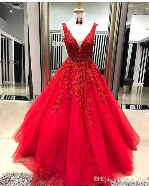 Elegant Red V Neck Evening Dresses Lace Appliques A Line Tulle Floor Length Formal Occasion Prom Party Dresses