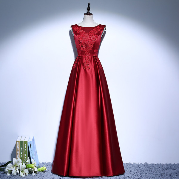 395 Satin Long Evening Dresses Burgundy Bateau Neck Lace Appliques Evening Gowns Backless Prom Dress