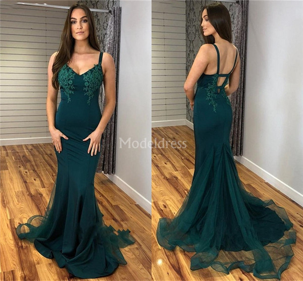 Elegant Lace Mermaid Evening Dresses V-Neck Open Back Appliques Sweep Train Special Occasion Dresses Modern Formal Party Prom Gowns Vestidos