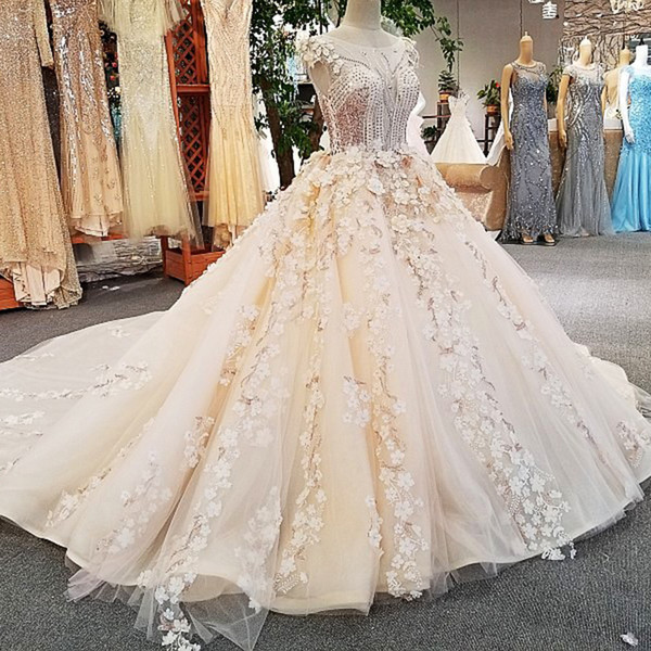 2022Luxury Sweet 16 Dresses Cap Sleeves O-Neck Appliques Dresses See Through Back Flower Beading Ball Gowns Evening Dress Real Photos