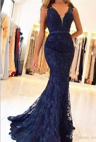 Modern Dark Navy Lace Mermaid Prom Dresses V Neck Beads Sequins Appliques Formal Evening Dresses Sheer Back Covered Buttons Party Gowns