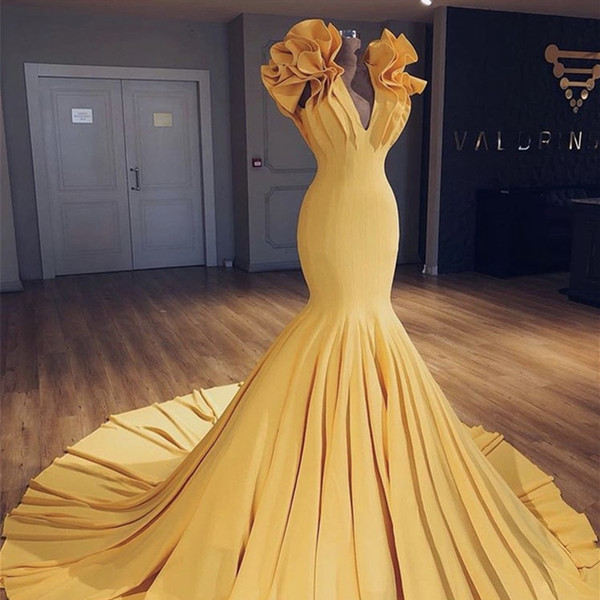 Elegant Yellow Evening Dresses Arabic Dubai Party Gowns Sweep Train Custom Made Ruffles Shoulder Tumpet Gorgeous Formal Prom Gowns V Neck