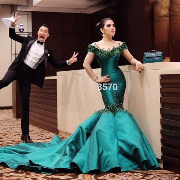 Emerald Green Mermaid Elegant Dresses Evening Wear Custom Trumpet Sheer Neck Button Back Custom Beaded Appliques Prom Gowns 2017