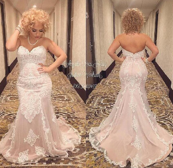 Dusty Pink Lace Evening Dresses Vintage White Lace Applique Mermaid Long Prom Gowns Dubai African Formal Long Party Dress Myriam Fares