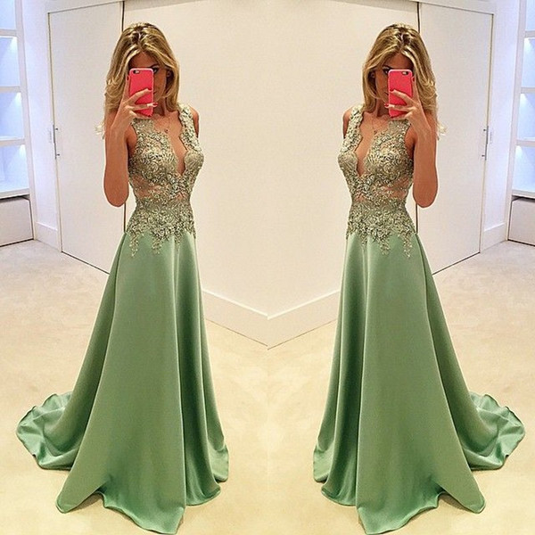 Exquisite Lace Appliques Long Evening Dresses 2016 V Neck Sleeveless A Line Floor Length Formal Party Plus Size Weddings Guest Dress New