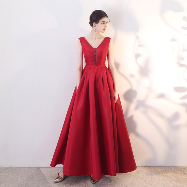 Beaded V Neck Satin Evening Dresses with Pockets Burgundy Long Prom Dresses Floor Length Evening Gowns