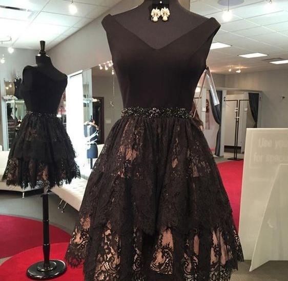 Amazing Black V neck Cheap Graduation Homecoming Dress Cap Short Sleeves Lace Bottom Beaded Sequins Backless Short Prom Party Dress