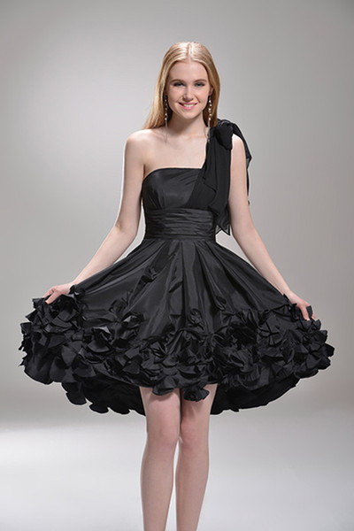2016 New Shoulder Bow Graduation Dresses fashion back to school black petal skirt sexy and elegant graduation Prom Evening Gown plus size