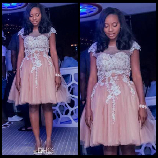 Champagne Short Homecoming Dress Sheer Jewel Neck Cap Sleeve Graduation Gowns with Decals Beaded Knee Length Cocktail Party Dress