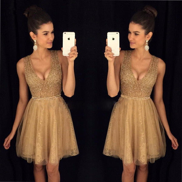 Sparkly Gold Graduation Dresses Short V Neck Short Homecoming Dresses Party Gowns With Bling Bling Sequins Crystal Top Lace Skirt