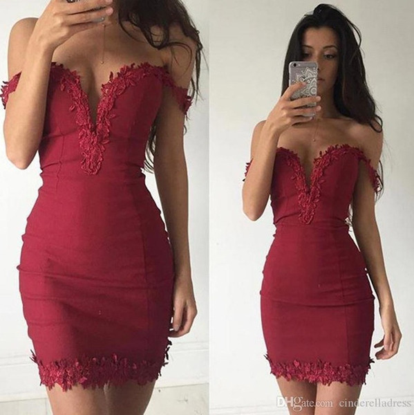 2020 Sexy Dark Red Burgundy Mini Short Homecoming Dresses Sheath Appliques Off the Shoulders Cocktail Dress Cheap Short Prom Gowns BM0984