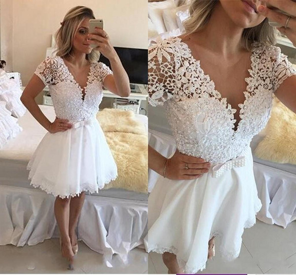 Little White V-neck Short Sleeves Homecoming Dresses Sheer Beaded Pearls Short Mini Prom Dresses Belt Hoolow Lace Cocktail Dresses