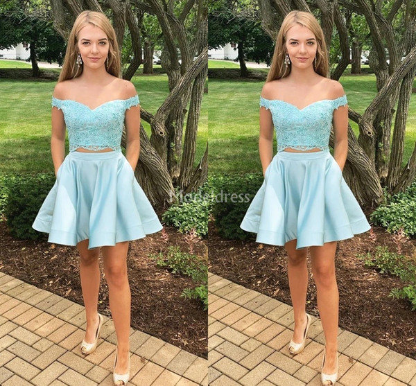 Stylish Lace Short Homecoming Dresses Off Shoulder Two Pieces Mini Formal Party Prom Gowns With Pockets Sexy Cocktail Dresses Cheap Vestidos