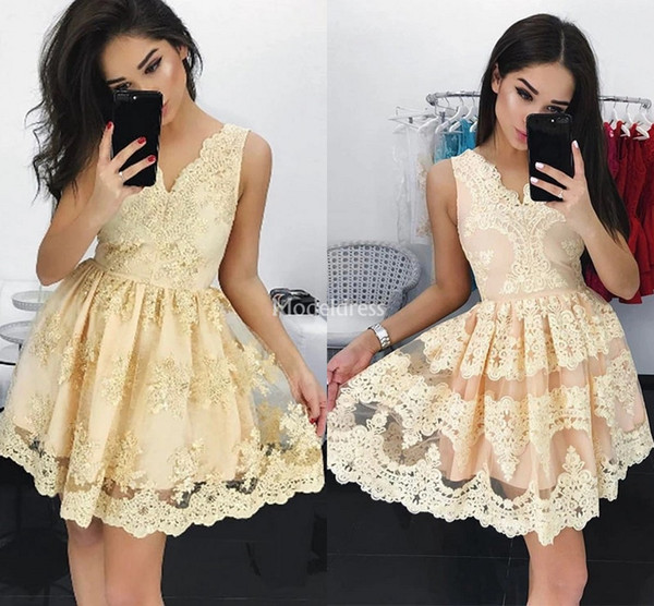 Elegant Lace Homecoming Dresses 2022V-Neck A Line Short Prom Dress Mini Special Occasion Dresses New Party Evening Gown Cheap Cocktail Gown