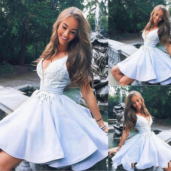 Newest Light Sky Blue Homecoming Dresses V Neck Short Prom Dresses Satin Knee Length Graduation Gowns Custom Made Special Girl Dresses