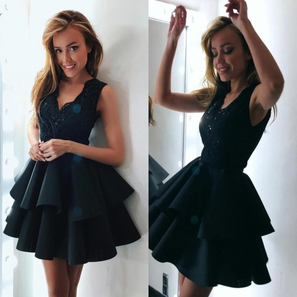 Little Black Ruffles Short Homecoming Dresses A Line V Neck Appliques Layer Skirts Mini Cocktail Prom Gowns BA9549