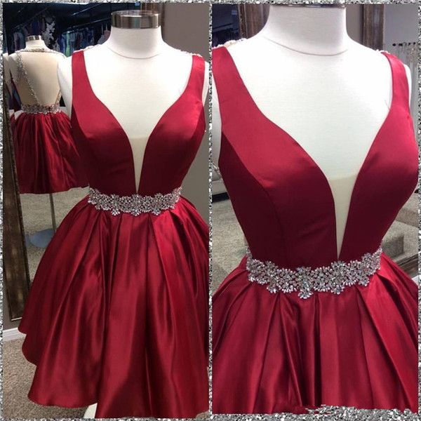Cheap Mini Short Red 8th Grade Graduation Dresses Sweet 16 Dresses V-Neck Satin Beaded Homecoming Party Dresses