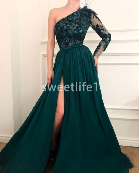 Elegant Dark Green Long Sleeve Prom Dresses With Feather Lace Appliques Side Split Sweep Train Formal Evening Occasion Party Dresses