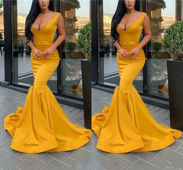 Cheap Simple Mermaid Prom Dresses Deep V-Neck Sweep Train Formal Evening Party Prom Gowns Special Occasion Dresses Vestidos De Fiesta