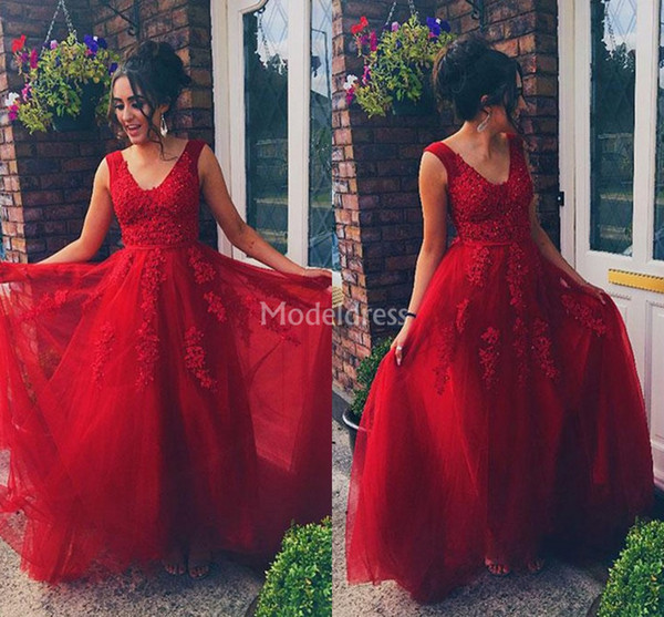 Red Lace Prom Dresses V-Neck Appliques A Line Sweep Train Formal Party Evening Gowns Tulle Special Occasion Dresses Cheap Vestidos De Fiesta