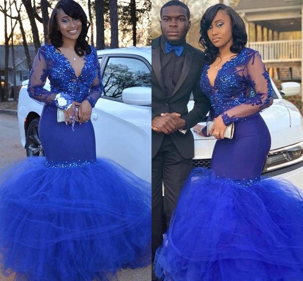 Sexy Royal Blue Prom Dresses Sheer Long Sleeve Appliques Beads Mermaid V Neck Ruched Tulle Skirt Long Evening Gowns