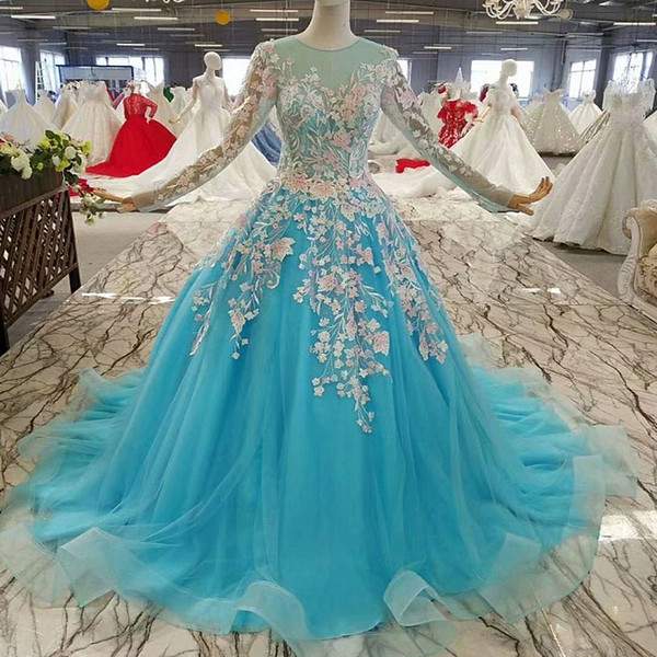 Luxury Cocktail Prom Dresses Illusion Neckline Long Tulle Sleeve Lace Up Back Hand Made 3D Floral Applique Elegant Evening Gowns