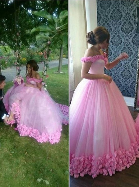 New Baby Pink Sweet 16 Princess Quinceanera Dresses Off Shoulder Flowers Backless Ball Gown Basque Waist Long Prom Dresses