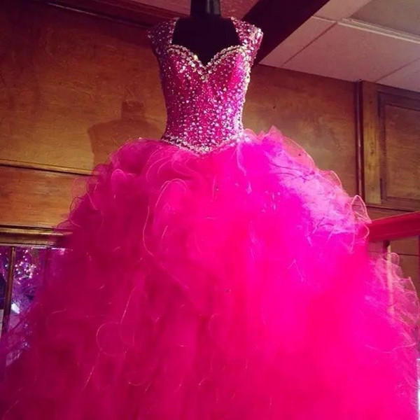 Elegant Fuchsia Sweetheart Ball Gown Quinceanera Dresses Beaded Sweet 16 Dresses Celebrity Formal Party Gown Vestidos De 15 Anos