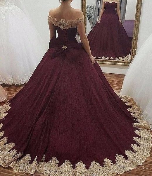 Burgundy Ball Gown Quinceanera Dresses Off Shoulder Gold Applique Sweet 16 Ball Gowns Quinceanera Dress Corset Back With Bow