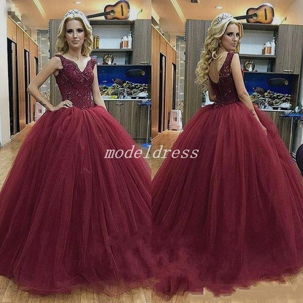 Princess Burgundy Ball Gown Quinceanera Dresses V Neck Backless Appliques Beaded Prom Party Gowns For Sweet 15 vestidos de 15 anos