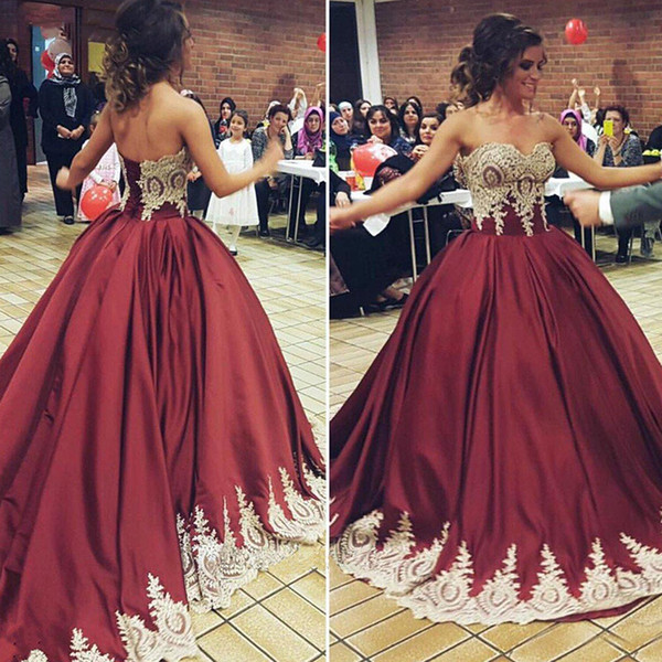 Burgundy Gold Lace Appliques Quinceanera Dresses Ball Gown Sweetheart Satin Prom Debutante Sixteen 15 Sweet 16 Dresses vestidos de 15 anos