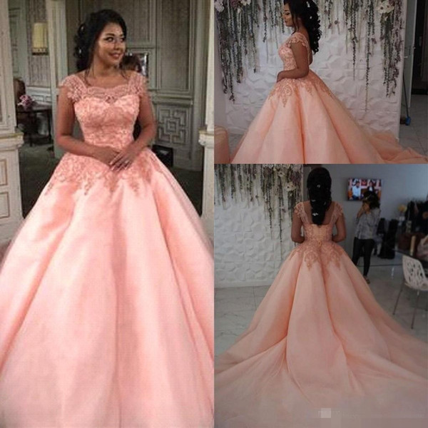 Elegant Scoop Neck Lace Quinceanera Dresses Tulle Applique Ball Gowns Sweep Train Prom Party Princess Dresses With Lace Up Back