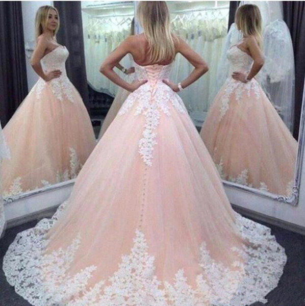 Coral pink Ball Gown Quinceanera Dresses Off the Shoulder Short Sleeves Lace Appliqued Sweet 16 Tulle Court Train Quinceanera Dress