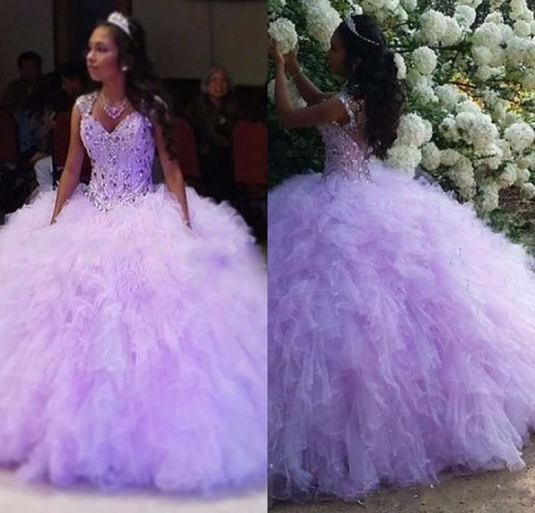 Light Purple Ball Gown Quinceanera Dresses Cap Sleeves Major Beading Crystal Princess Prom Party Dresses For Sweet 16 Girls