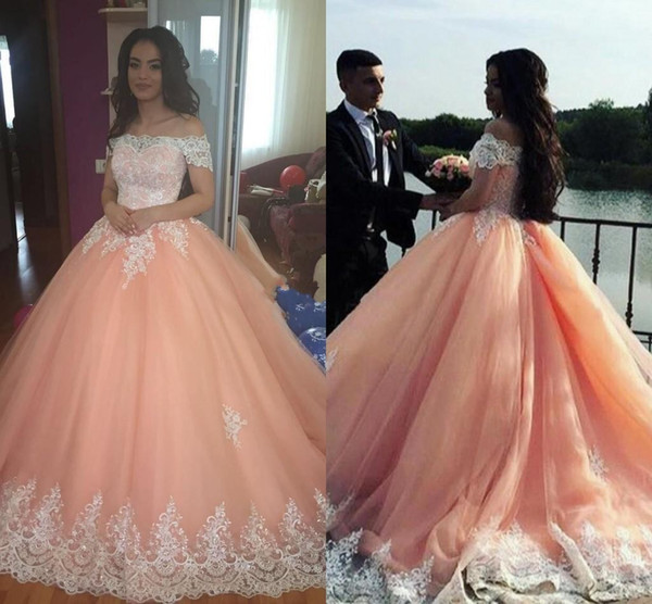 Light Orange Ball Gown Quinceanera Dresses With White Appliques Off Shoulder Backless Sweep Train Sequins Prom Party Gowns For Sweet 15