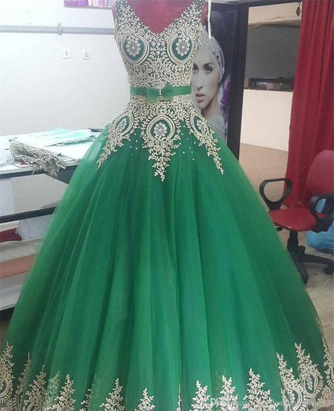 ZYLLGF Elegant Gold Lace Appliques V Neck Green Ball Gowns Quinceanera Dresses Sexy 16 Dresses Special Occasion Formal Party Gowns