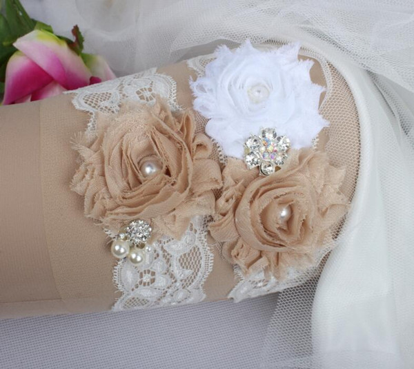 Hot Sell Champagne White Handmade Flowers Bridal Garters for Wedding Party with Rhinestone Modest Wedding Accessoreis