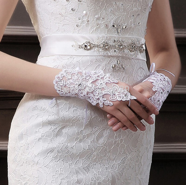 New Arrival Fashion Fingerless Wrist Length Appliques Bridal Gloves With Crystals Bridal Wedding Gloves For Bride