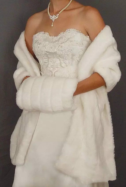 High Quality Faux Fur Winter Hand Muff Ivory White Color Cheap Warm Bridal Handwarmers Wedding Gloves Accessories Winter Gloves