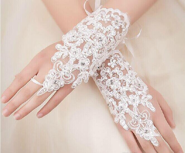 New Arrival Cheap In Stock Lace Appliques Beads Fingerless Wrist Length With Ribbon Bridal Gloves Wedding Accessories