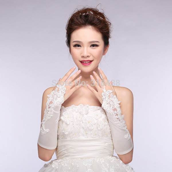 2018 Lace Wedding Gloves New Hot Sale Fashion White,ivory Appliques Beaded Glove Bridal Glove Wedding Gloves Fingerless