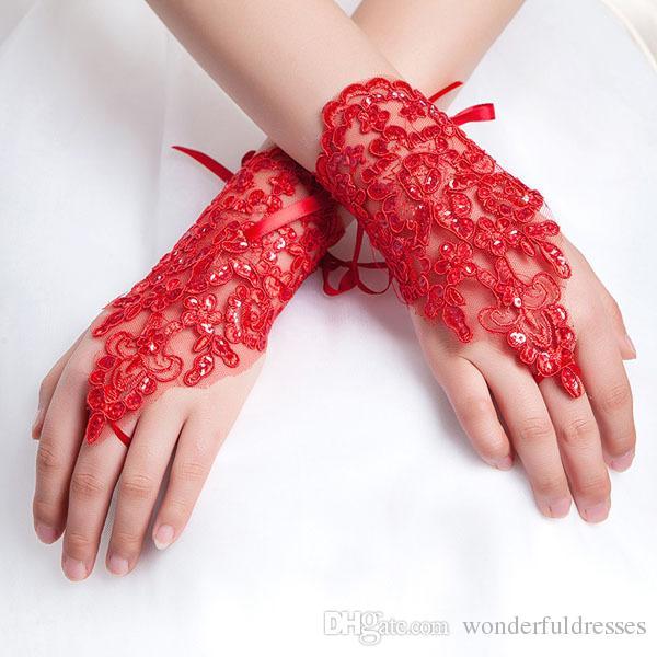 Bride lace wedding dress gloves red wedding dress short design white bridal gloves Short design lucy refers to plus size