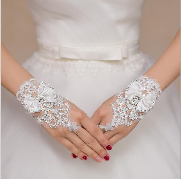 In Stock Bridal Gloves Lace Ring One Finger Applique Crystal Bridal Accessories Cheap Wedding Gloves With Bow